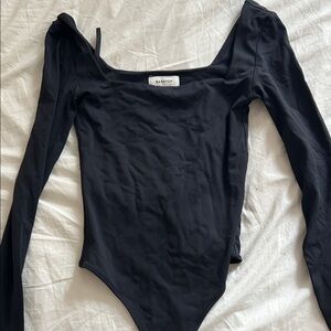 Aritzia Babaton Black Top
